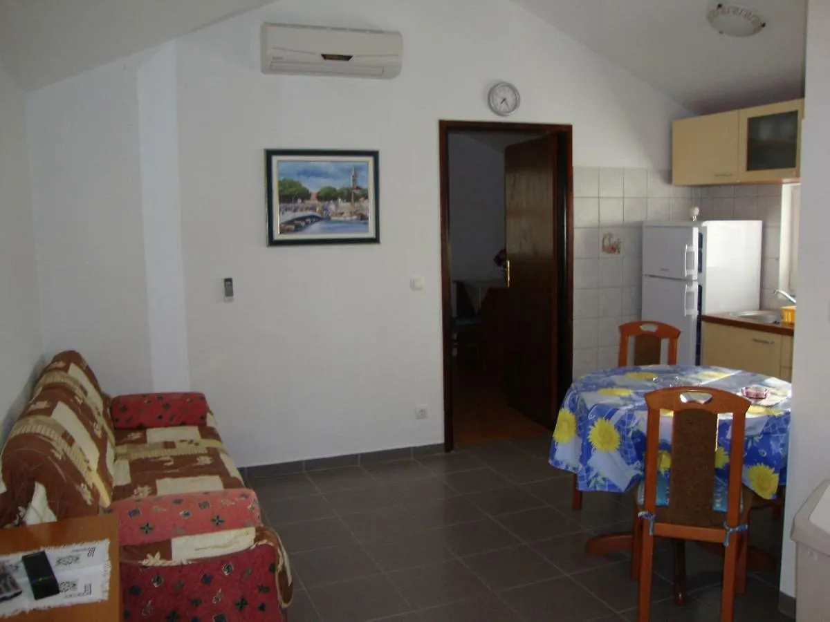 Apartments Villa Damir Petrcane Croatia