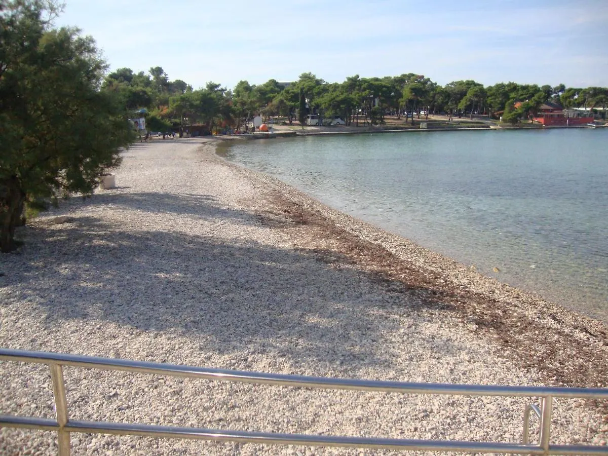 Apartments Villa Damir Petrcane