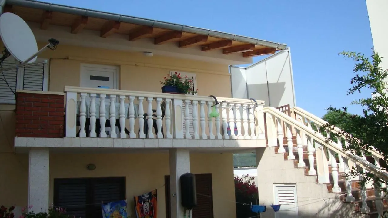 Apartments Villa Damir Petrcane