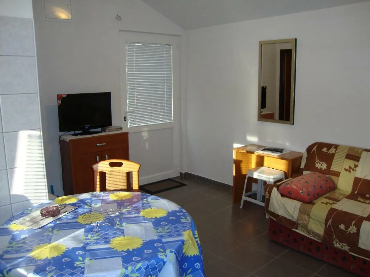 Apartments Villa Damir Petrcane Croatia